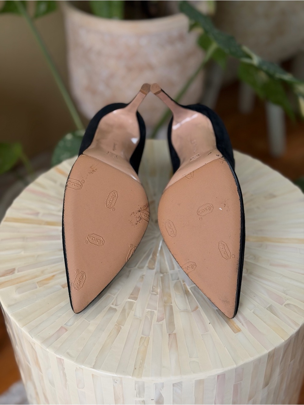 ** NEVER WORN ** Gianvito Rossi Black Pointed-Toe Suede Pumps 38 / 8 - Picture 3 of 3